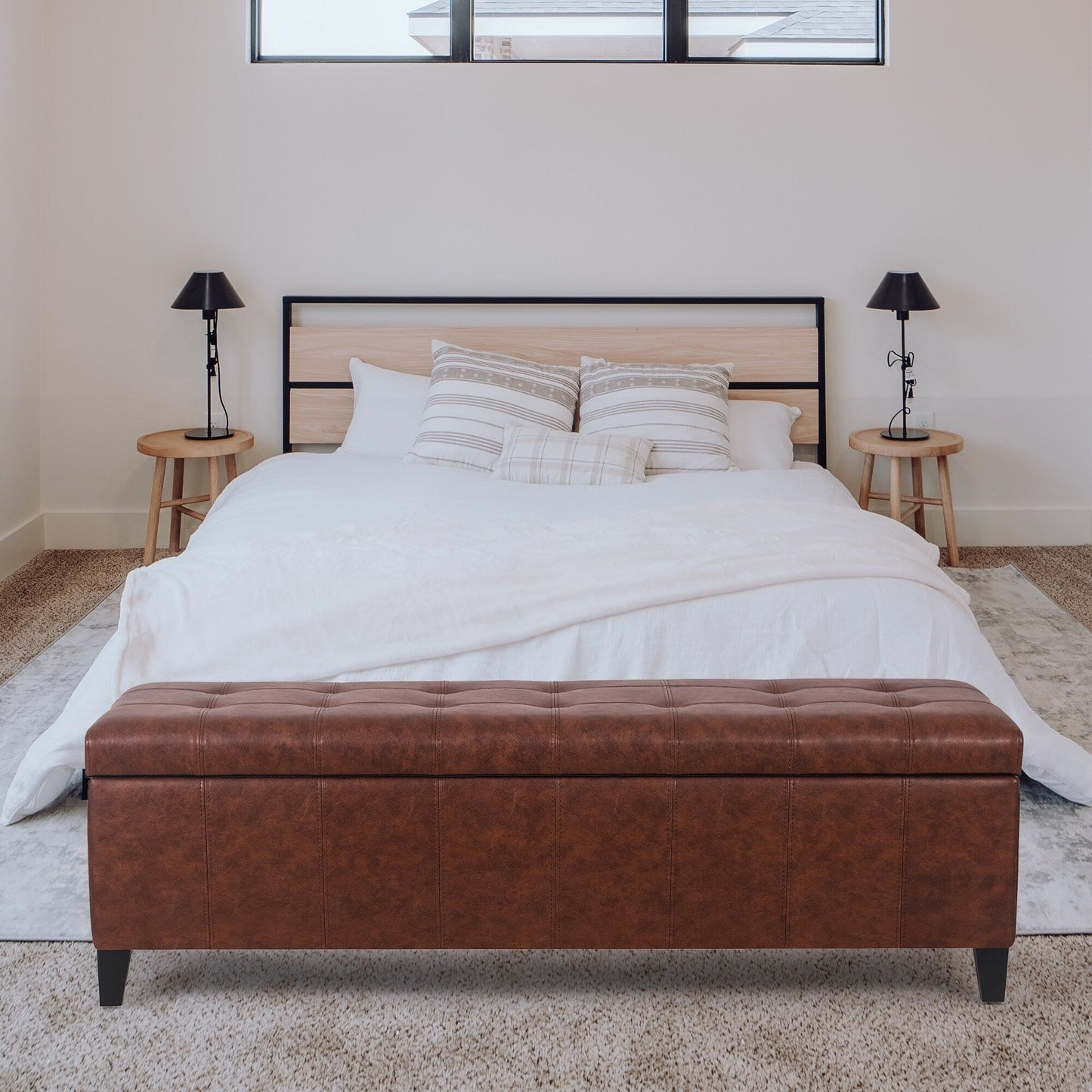 Tabouret coffre à rangement Adeco 50 en simili cuir