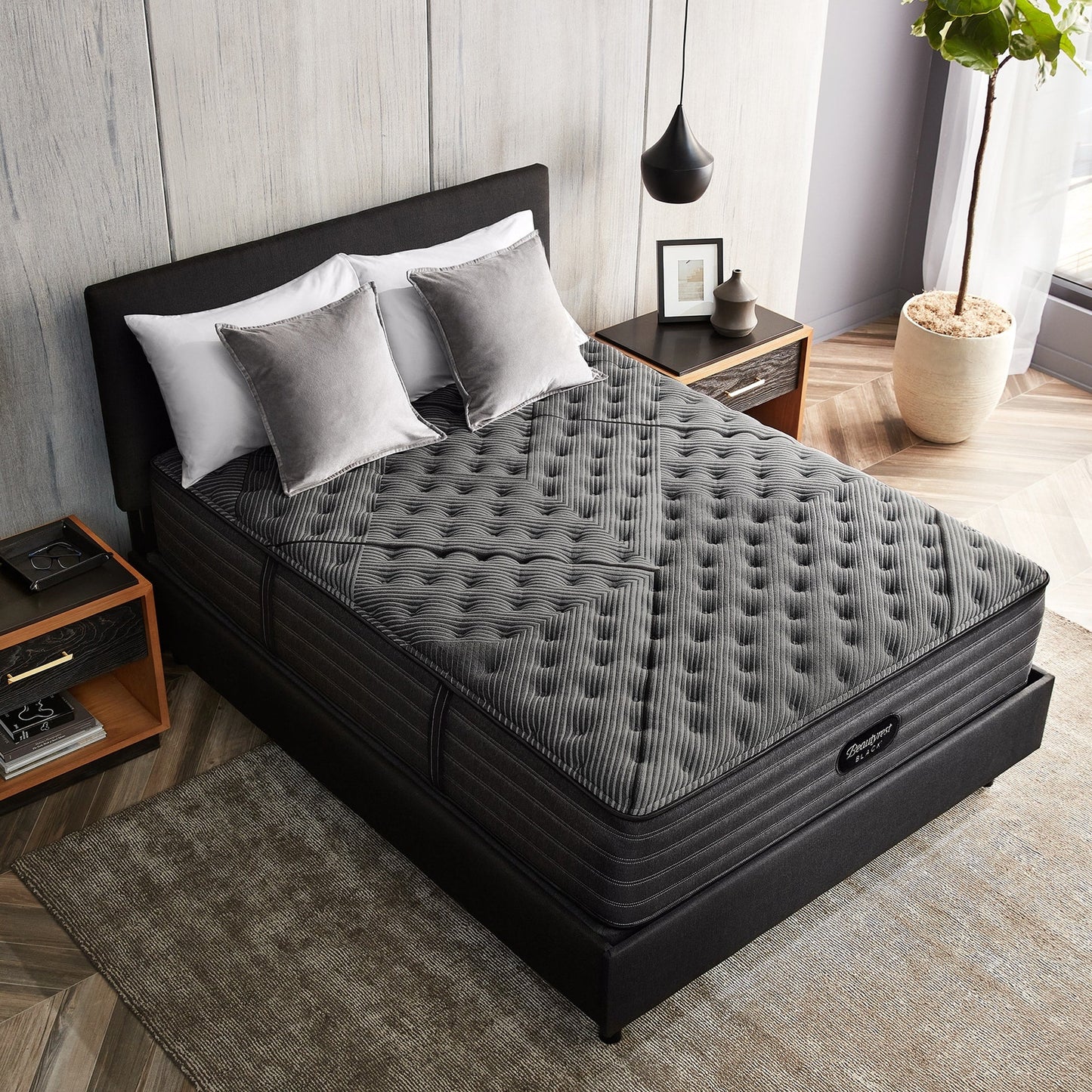 Matelas Beautyrest Black L-Class 13.75, fermeté moyenne.