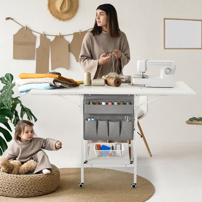 Table d'artisanat à hauteur réglable avec étagères de rangement, table de coupe pliable mobile pour le bureau à domicile, la couture, la salle de loisirs créatives.